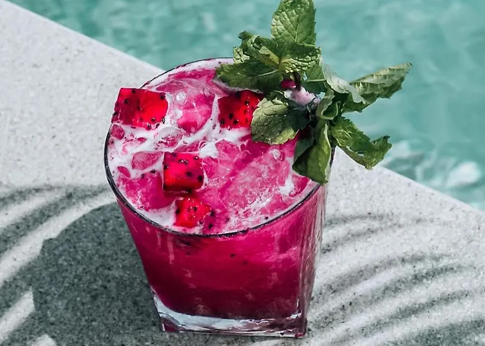 Swell Hotel, Pool Bar & Restaurant ホステル *