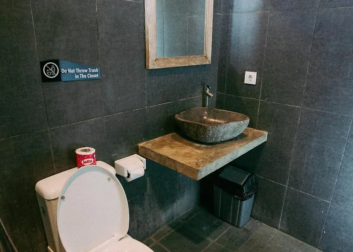 ホステル Swell Hotel, Pool Bar & Restaurant タナロット