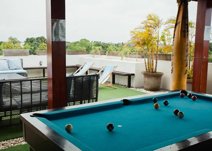 ホステル Swell Hotel, Pool Bar & Restaurant *