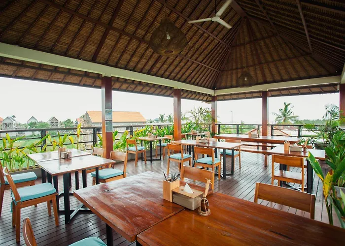 Swell Hotel, Pool Bar & Restaurant タナロット