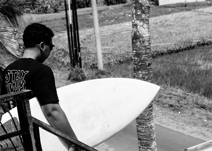 Swell Hotel, Pool Bar & Restaurant * タナロット
