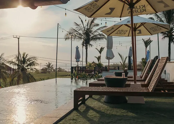 Swell Hotel, Pool Bar & Restaurant ホステル