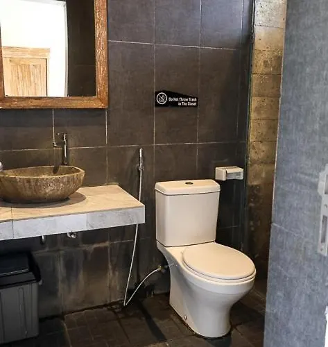 ホステル Swell Hotel, Pool Bar & Restaurant タナロット