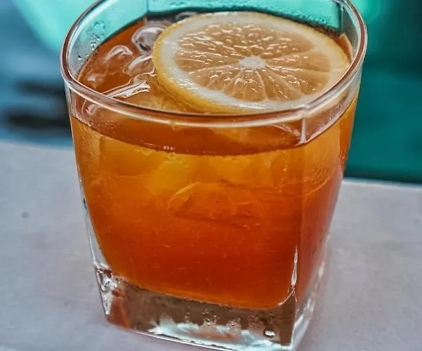 Swell Hotel, Pool Bar & Restaurant ホステル タナロット